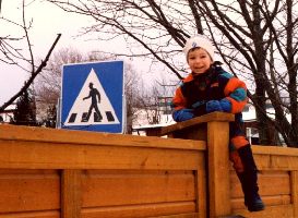 På støyskjermen i Dybdahls veg, 1999